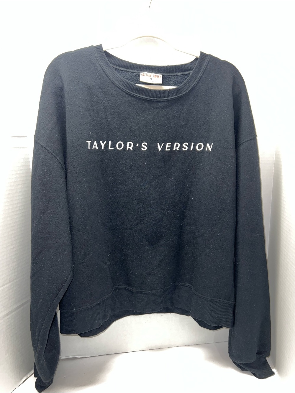 Taylor Swift Black 'TAYLOR'S VERSION' Crewneck Sweatshirt